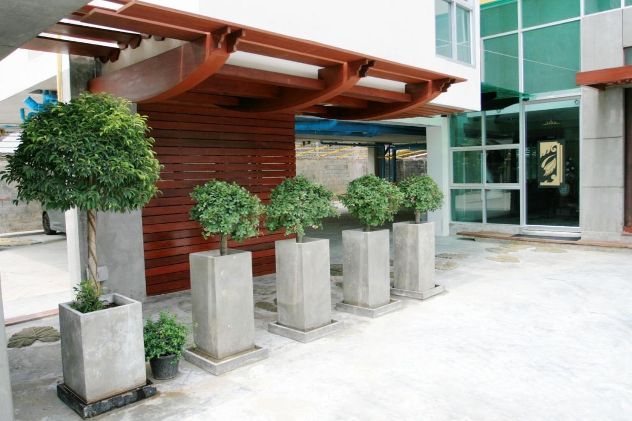 Bansabai Sabaidee Service Apartment Bangkok Eksteriør bilde